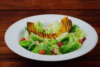 Salada de folhas com abobora